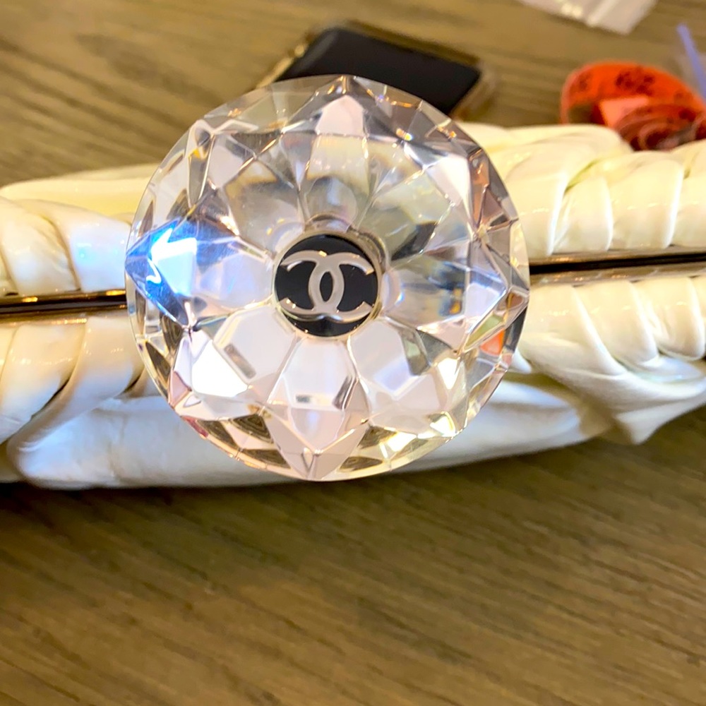 chanel clutch